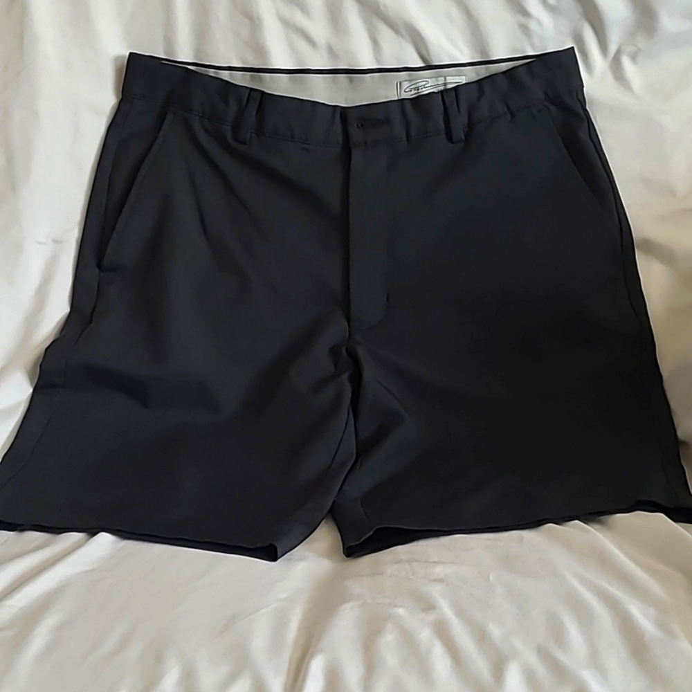 Men's Greg Norman golf shorts sz 34